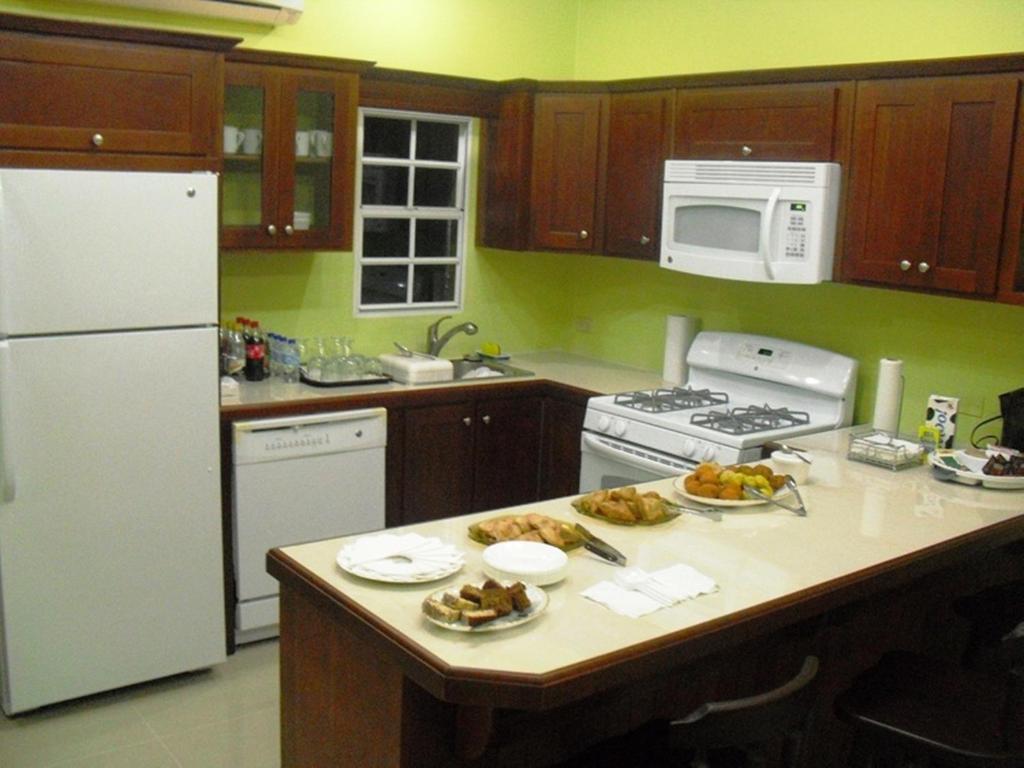 Piarco Village Suites מראה חיצוני תמונה