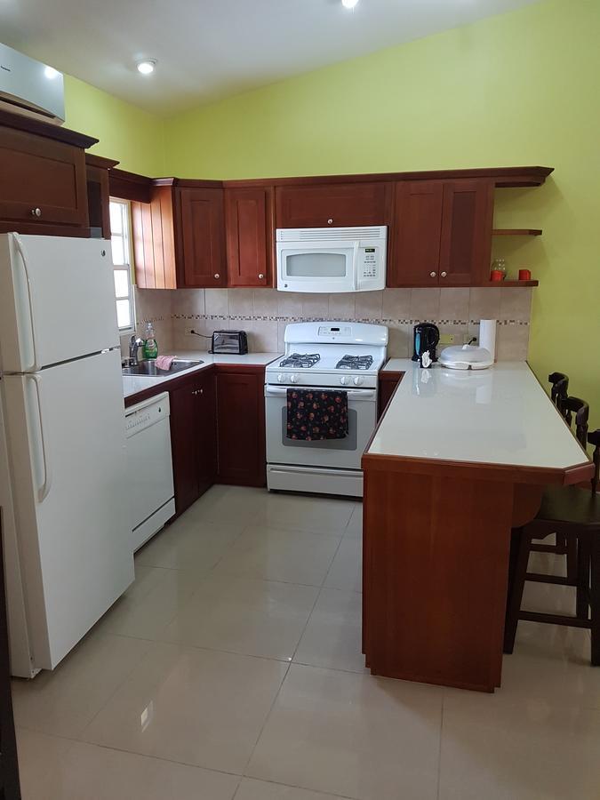 Piarco Village Suites מראה חיצוני תמונה